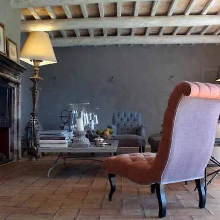 Villa Sleeps 19