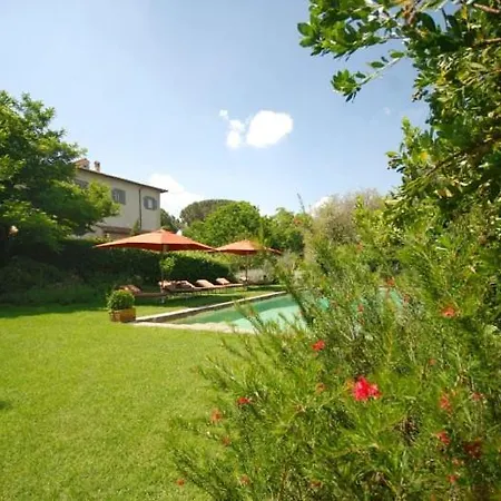 Villa Sleeps 19